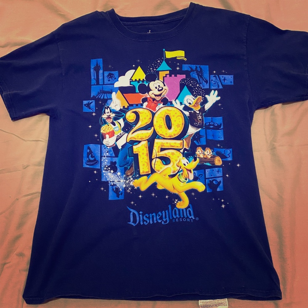Disneyland 2015 Tee, Size M